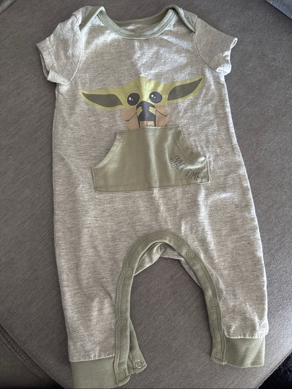 Star Wars Gray & Olive Baby One-Piece Footie with Grogu Pocket Print